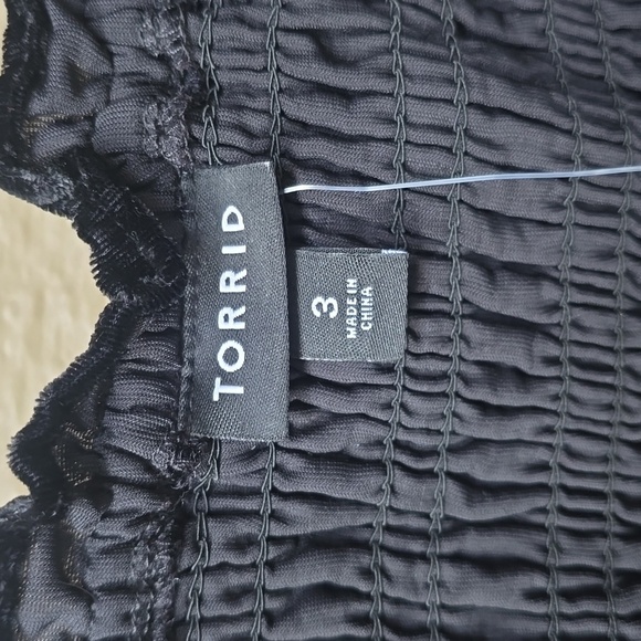 Torrid Velvet Smocked Blouson Sleeve Crop Top NWT 3x Black - Picture 8 of 11